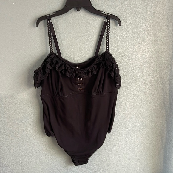 Torrid Bodysuit 🖤NWOT - Picture 5 of 11